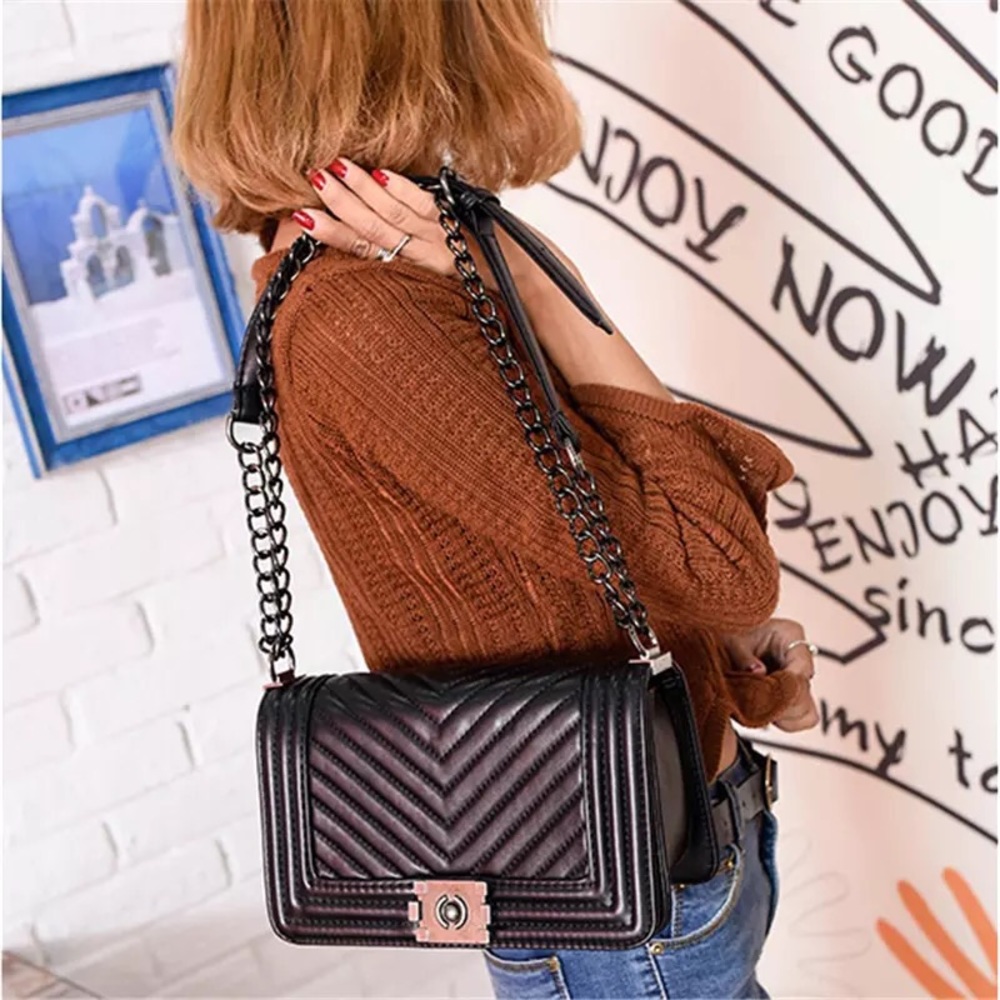 Large size shoulder bag